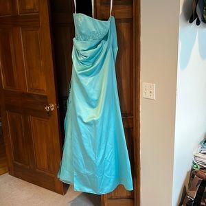 Light blue Davids bridal bridesmaid dress, size 8, not altered.